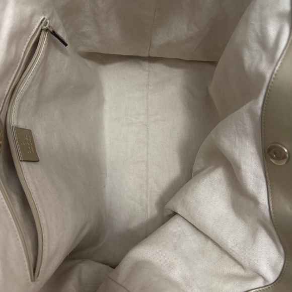 Gucci suckey  tote - Picture 2 of 6